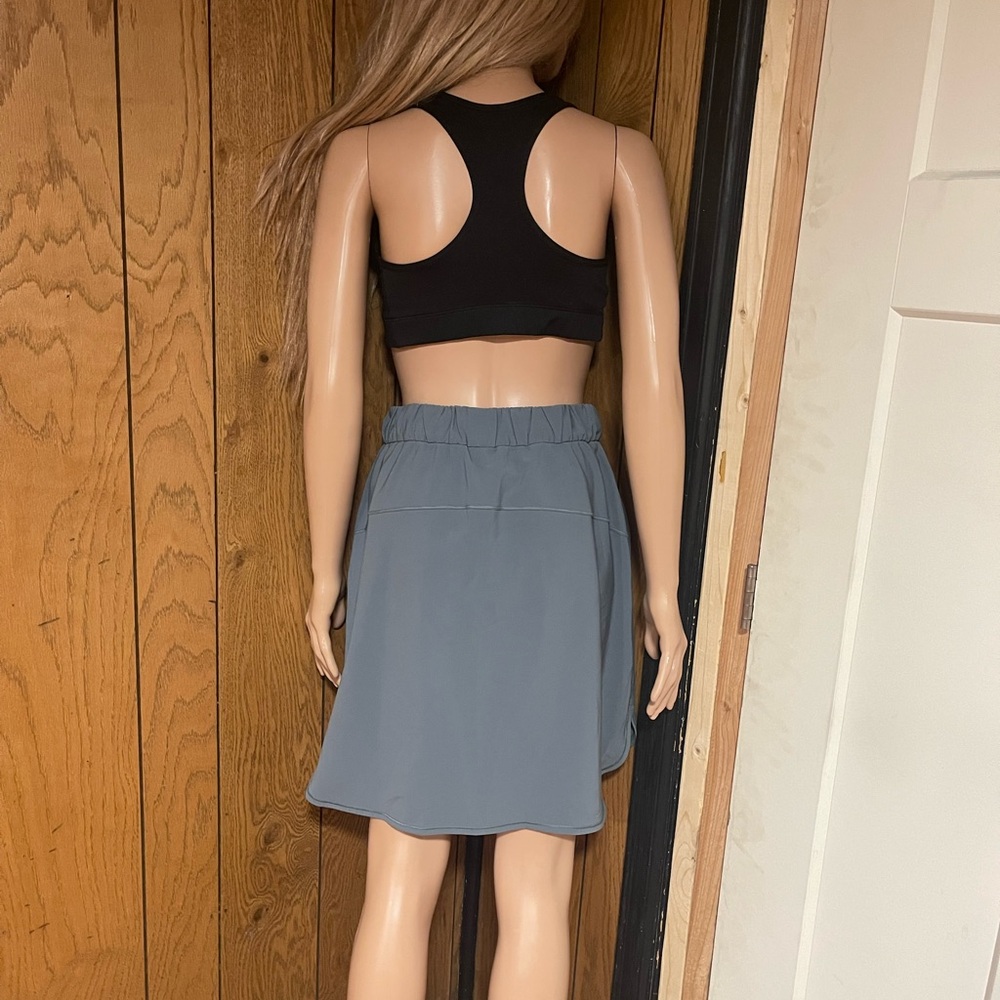 Lululemon" On The Fly Skirt 21* -Gray -Size (6) Good Condition ... - Picture 6 of 14